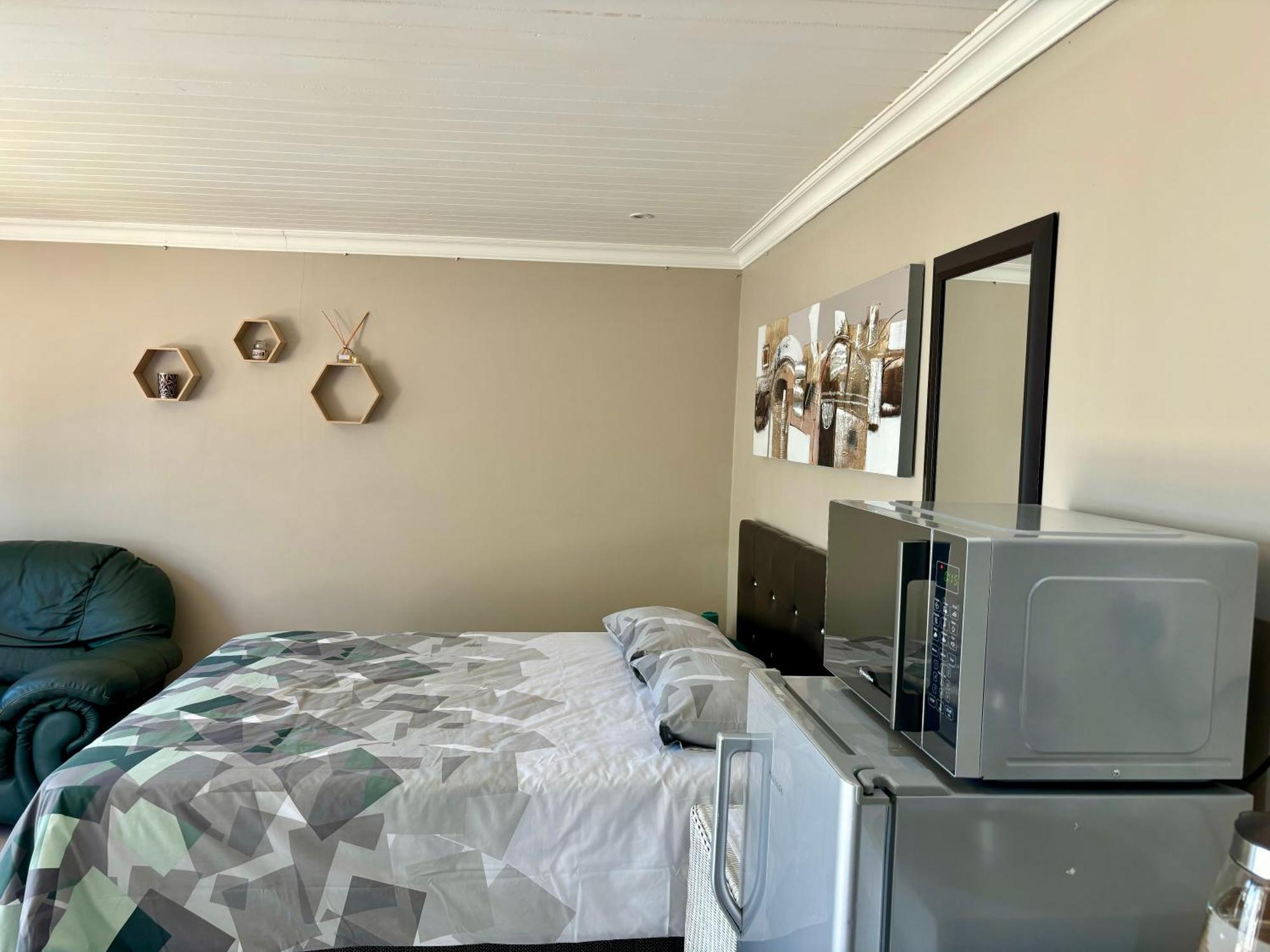 Bachelor Flat B Apartment