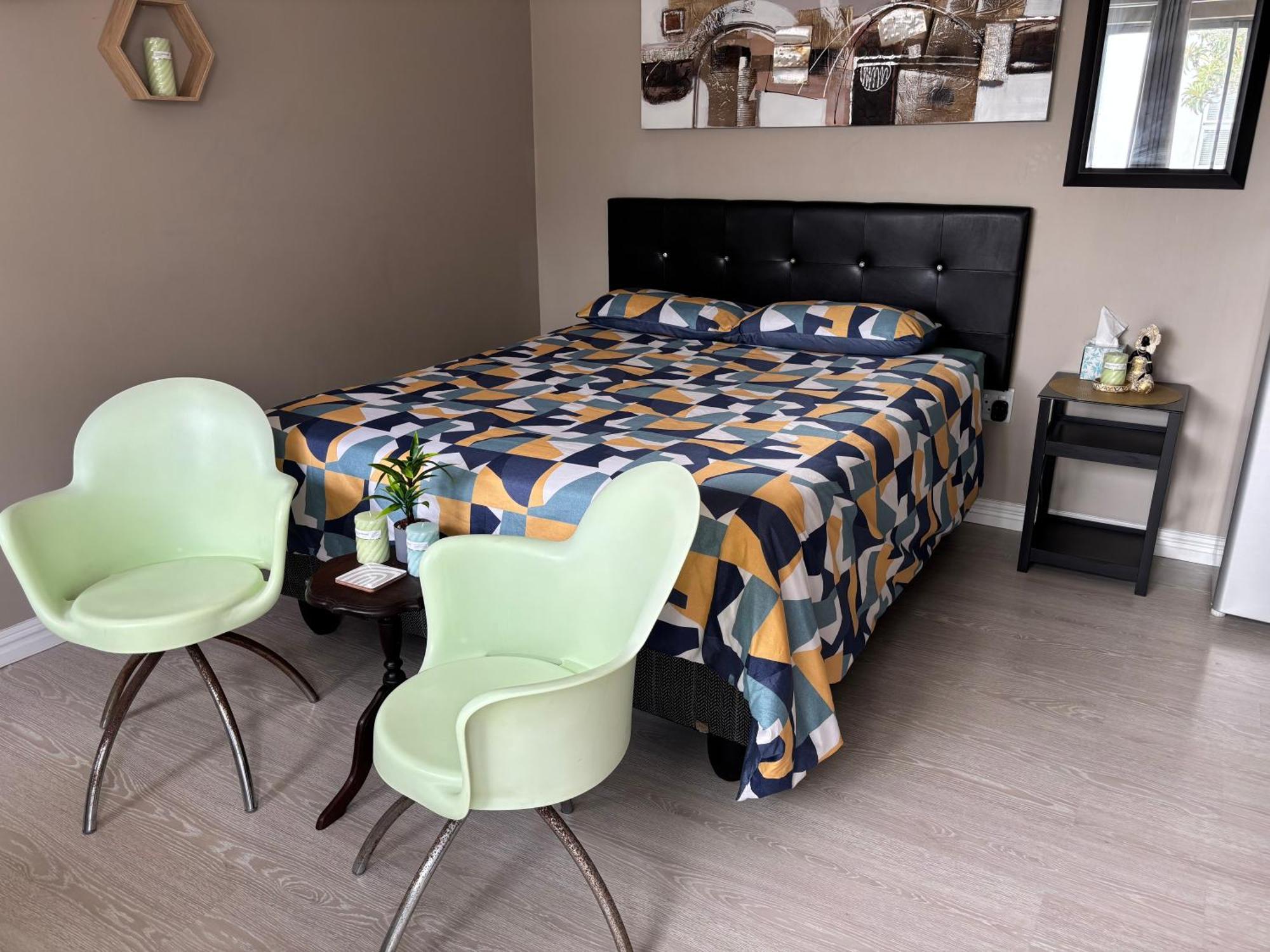 Apartment Bachelor Flat B